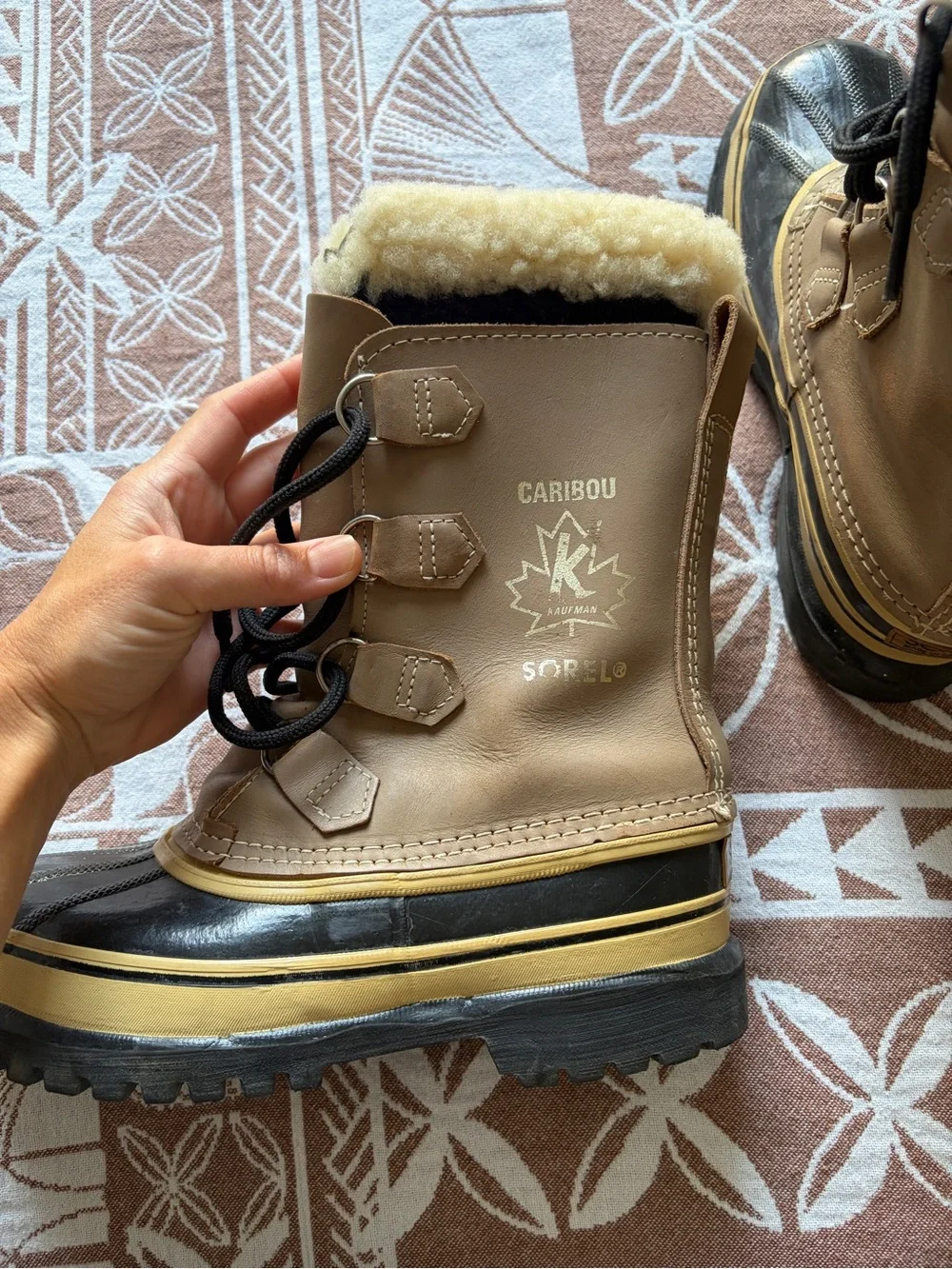 VINTAGE Made In Canada - Caribou Kaufman Women's Tan Lace-Up Winter Boots